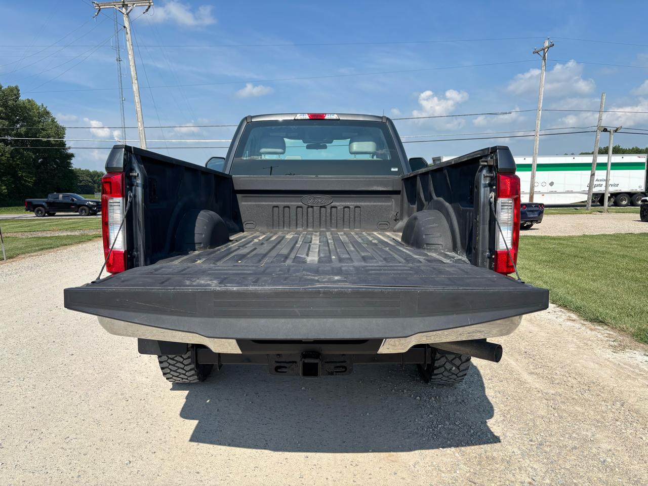 Ford Super Duty F-250 SRW XLT 4WD Reg Cab 8' Box 2019