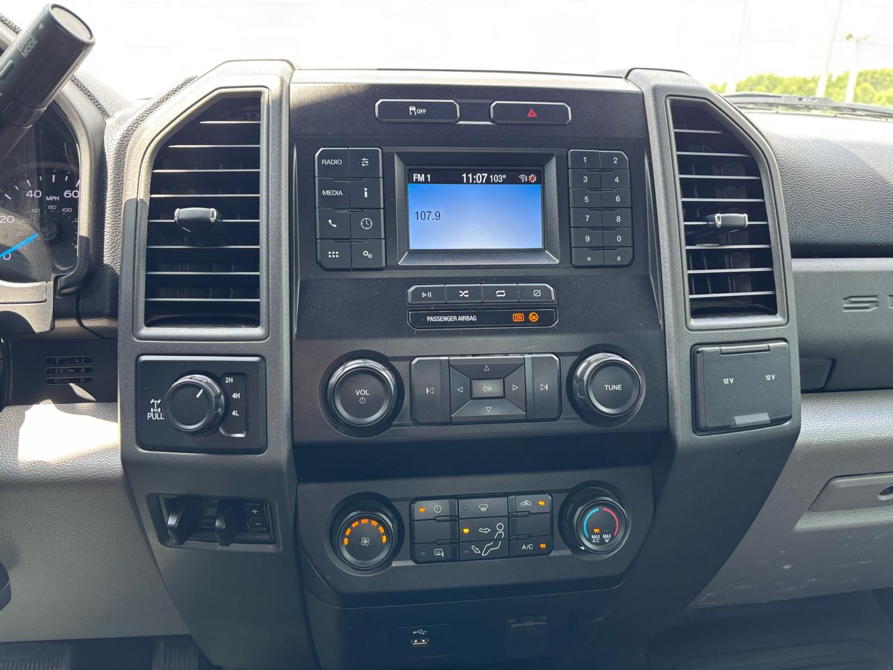 Ford Super Duty F-250 SRW XLT 4WD Reg Cab 8' Box 2021