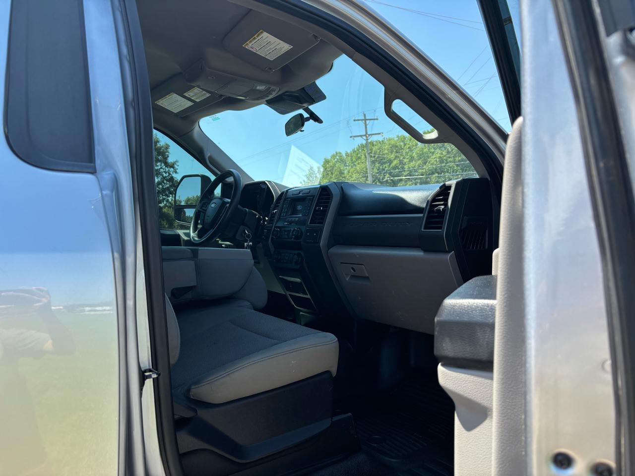 Ford Super Duty F-250 SRW XLT 4WD Reg Cab 8' Box 2021