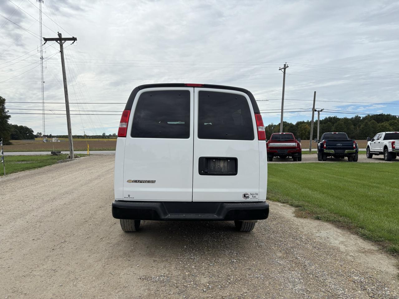 Chevrolet Express Passenger RWD 3500 155" LS 2025