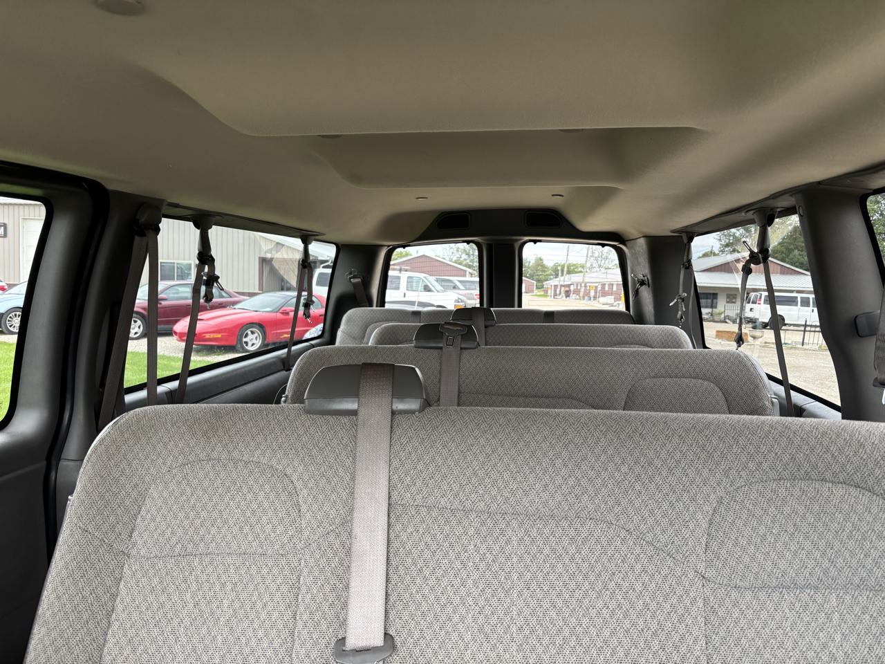 Chevrolet Express Passenger RWD 3500 155" LS 2025