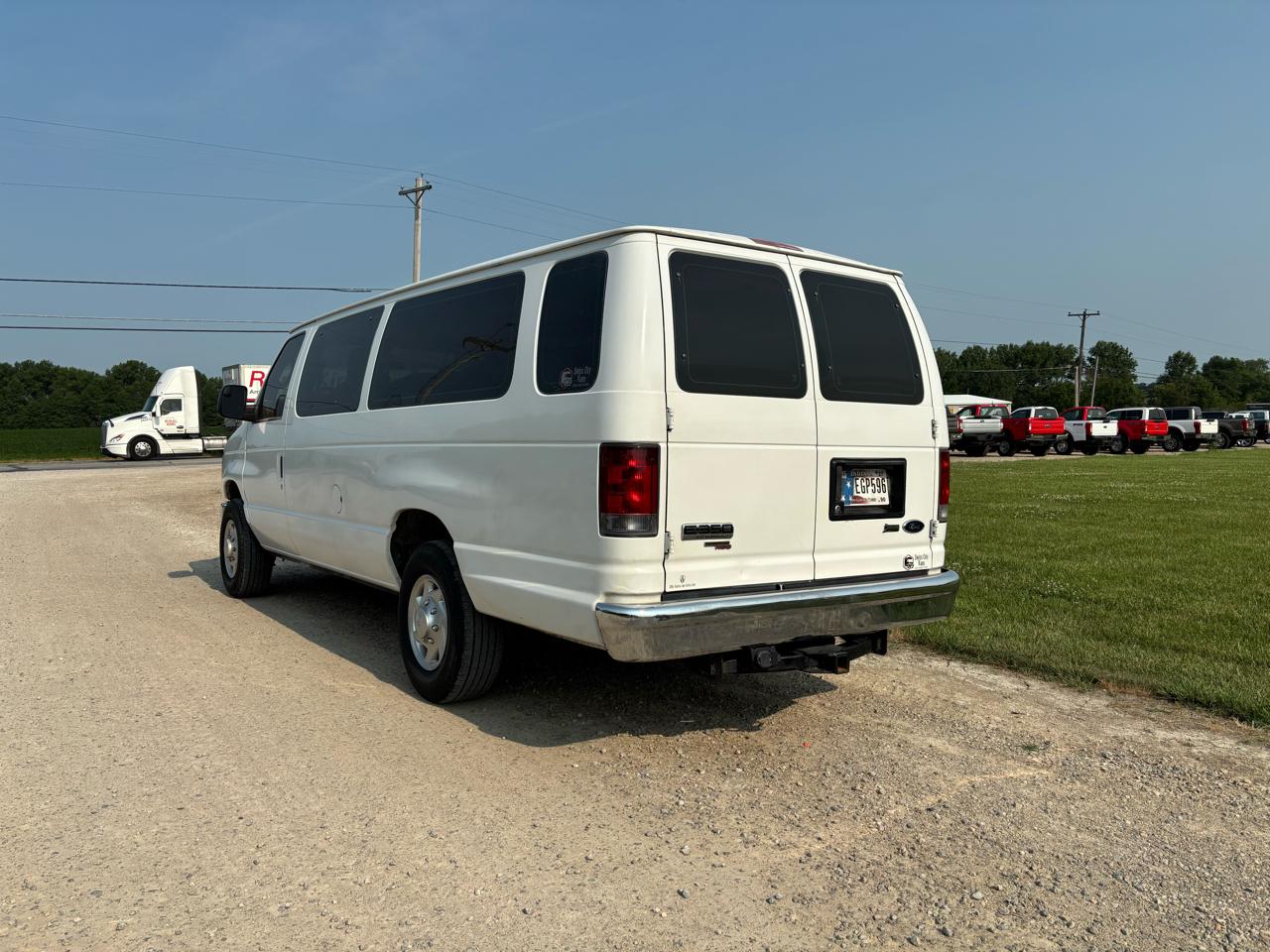 Ford Econoline Wagon E-350 Super Duty Ext XLT 2013