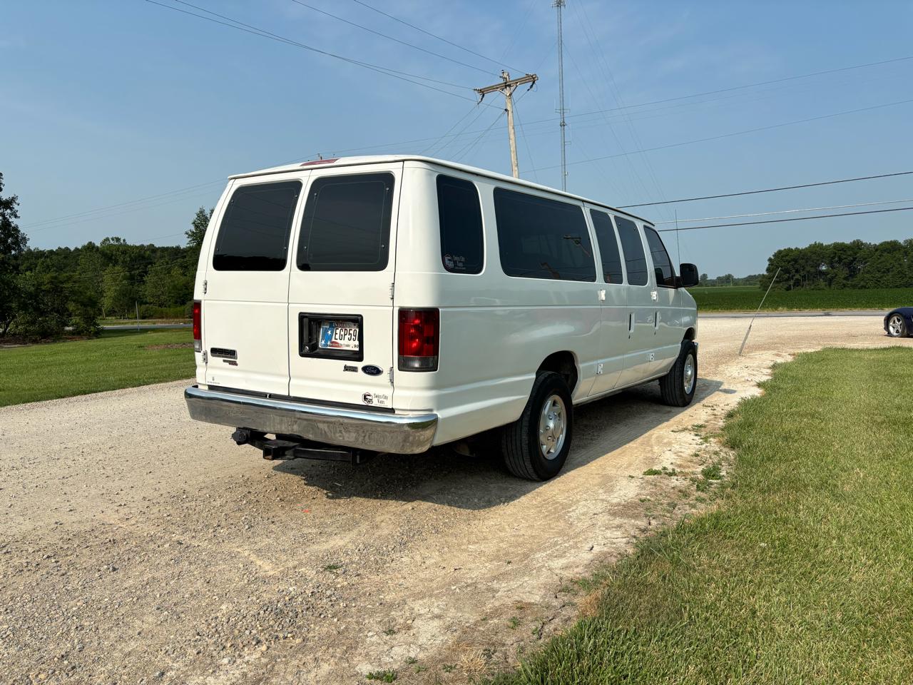 Ford Econoline Wagon E-350 Super Duty Ext XLT 2013