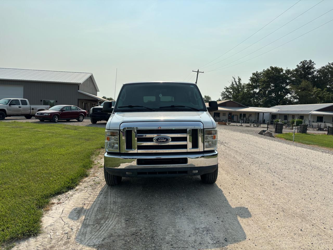 Ford Econoline Wagon E-350 Super Duty Ext XLT 2013