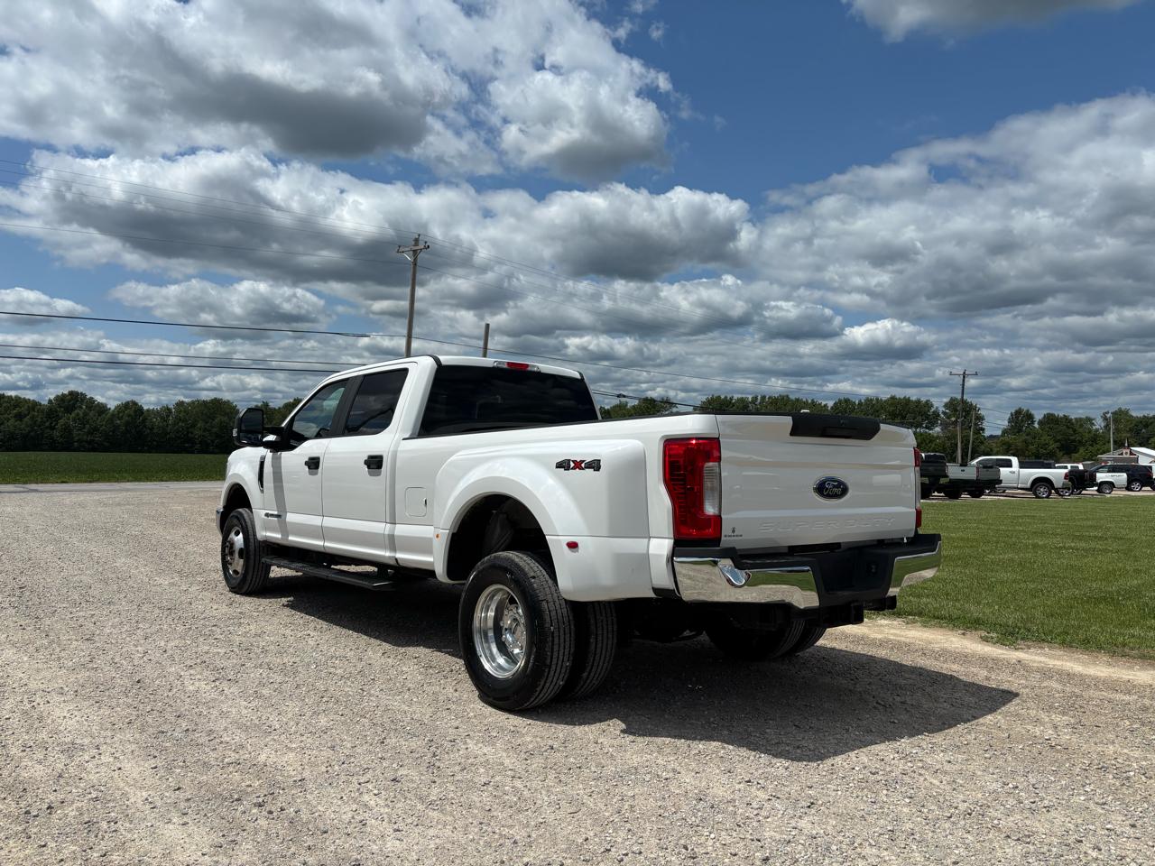 Ford Super Duty F-350 DRW XLT 4WD SuperCab 8' Box 2019