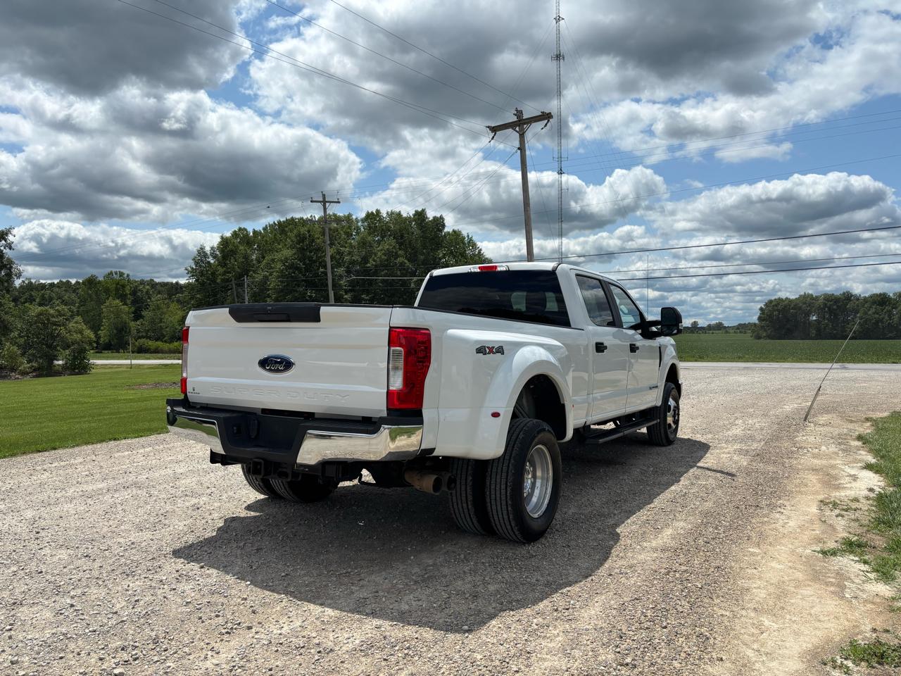Ford Super Duty F-350 DRW XLT 4WD SuperCab 8' Box 2019