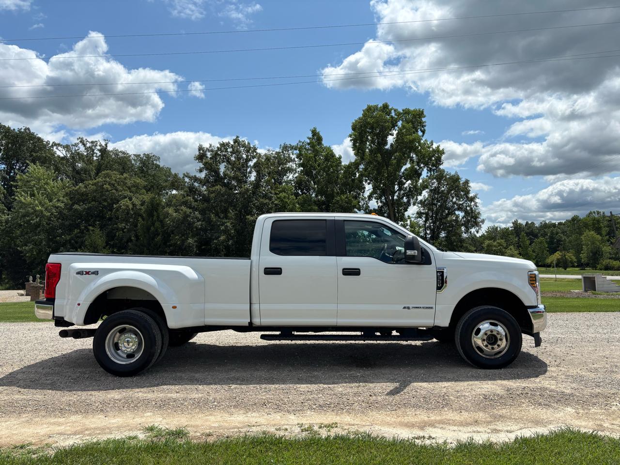 Ford Super Duty F-350 DRW XLT 4WD SuperCab 8' Box 2019