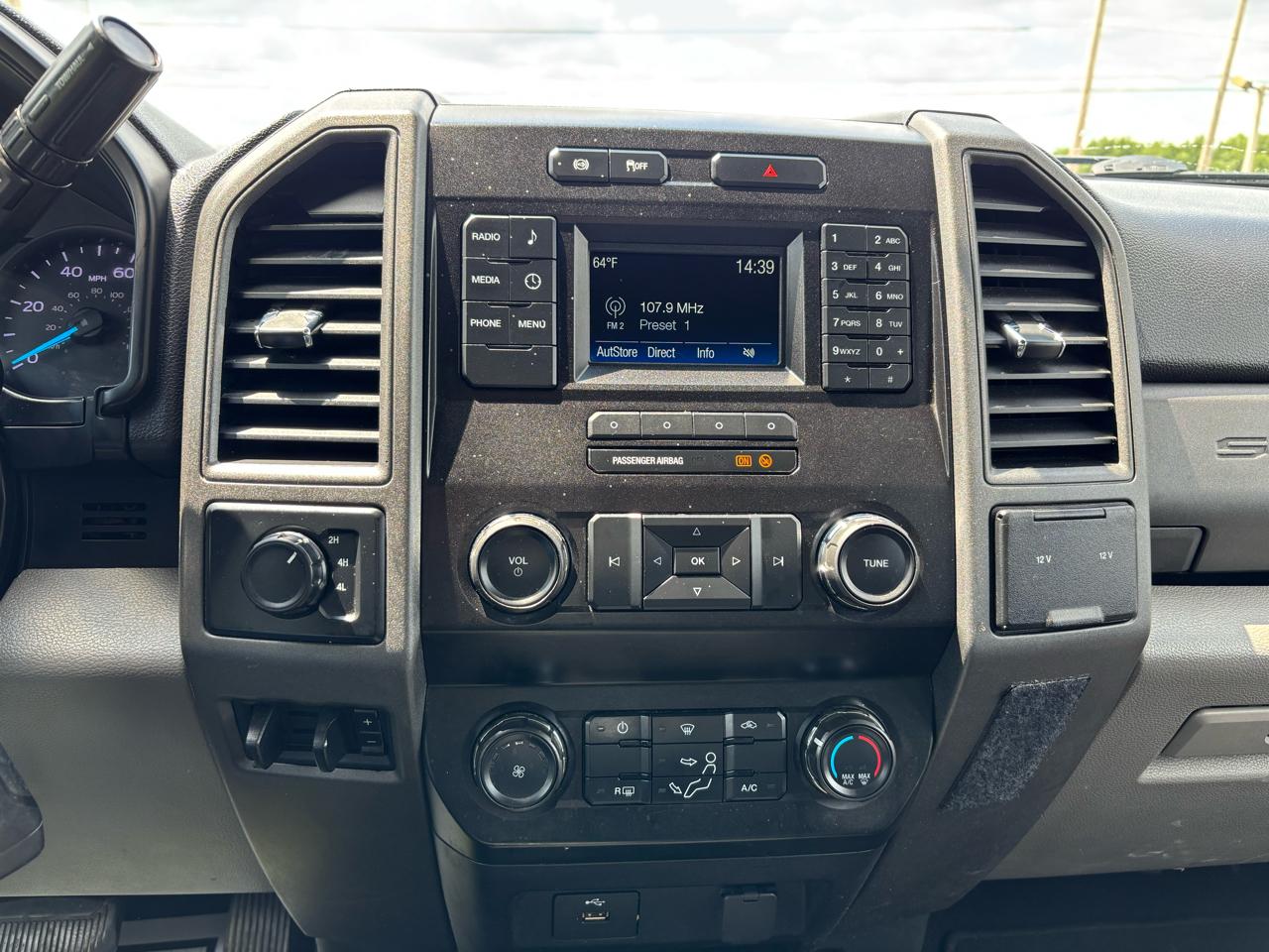 Ford Super Duty F-350 DRW XLT 4WD SuperCab 8' Box 2019