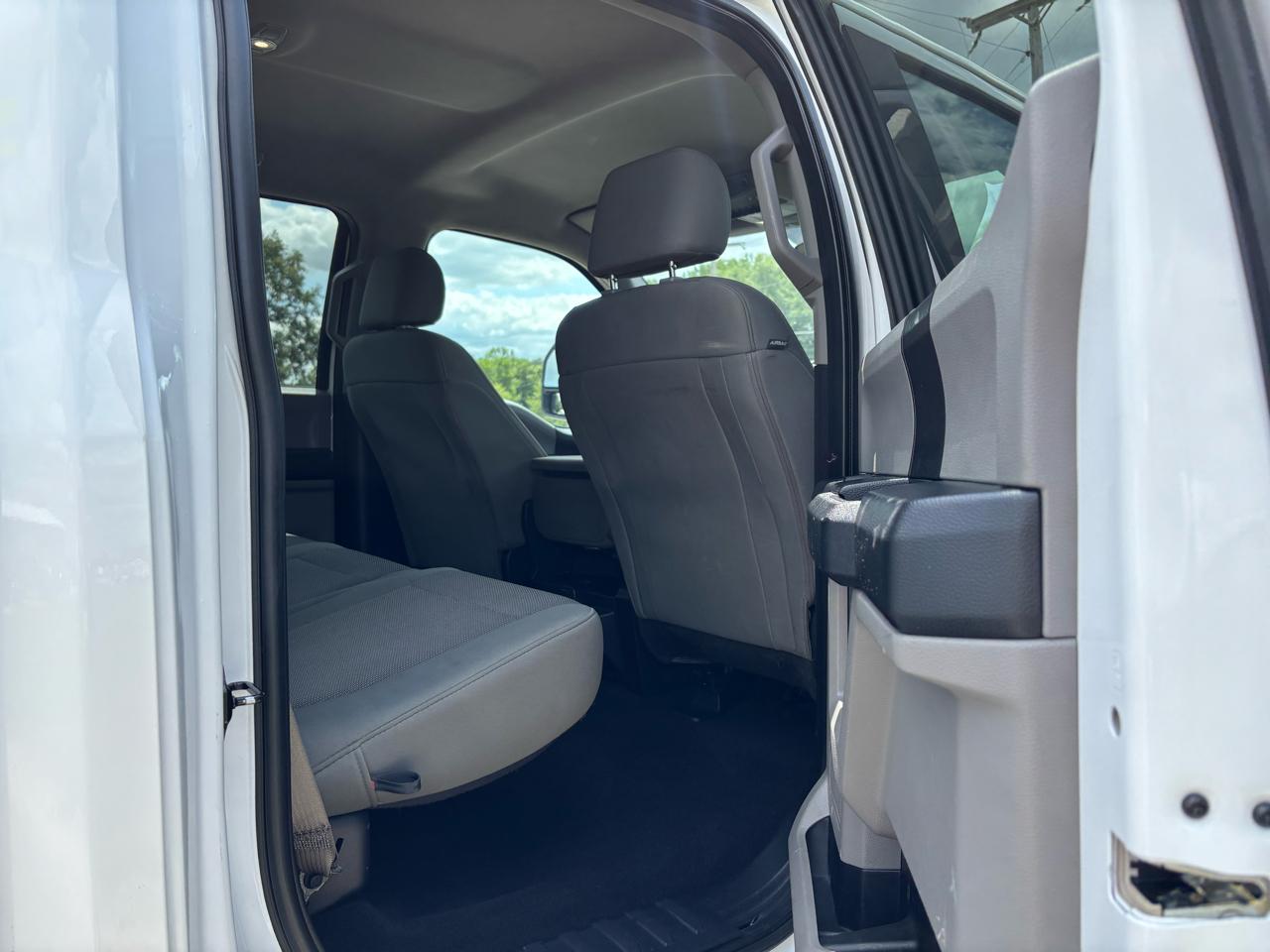 Ford Super Duty F-350 DRW XLT 4WD SuperCab 8' Box 2019