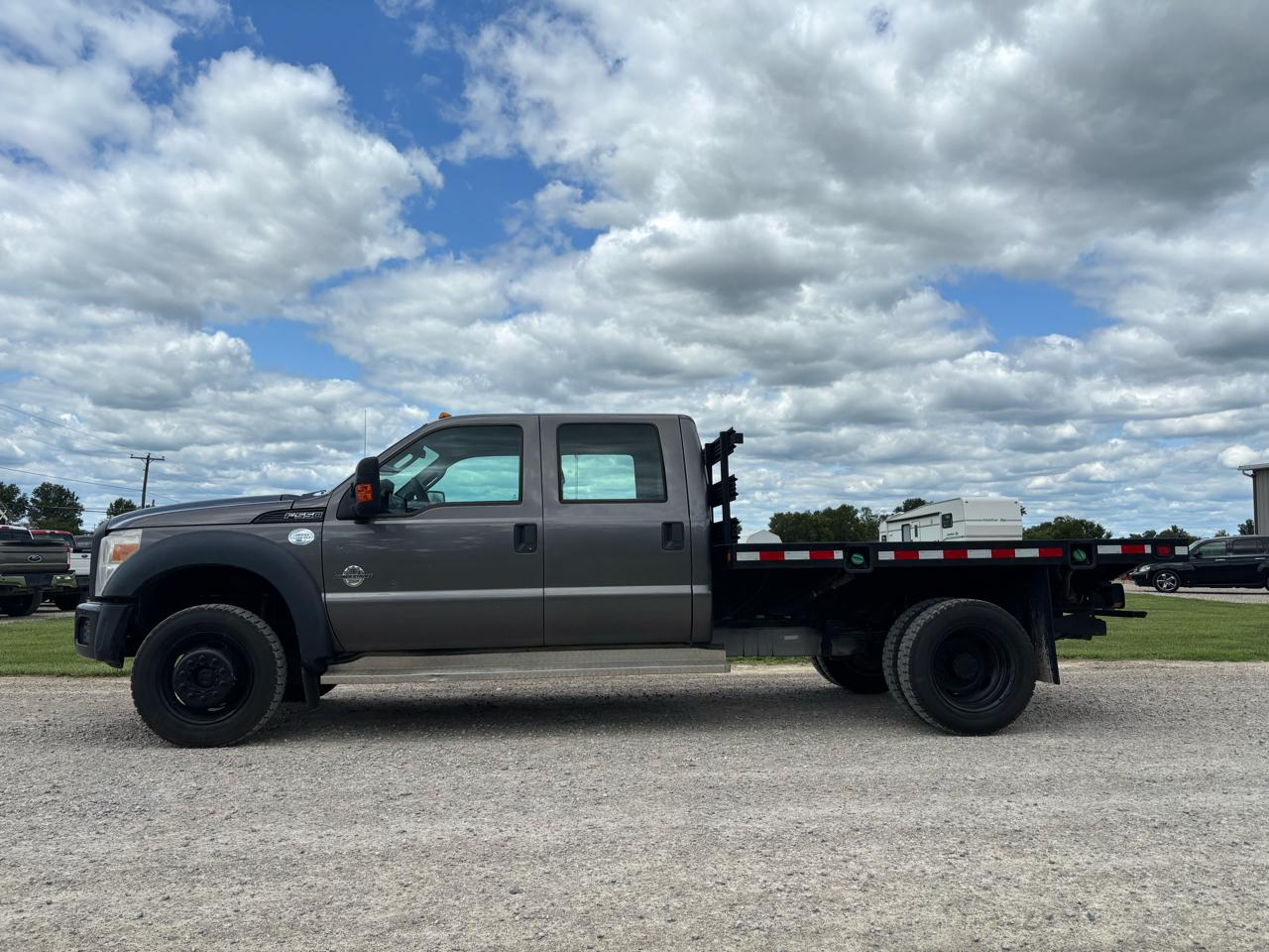 Ford Super Duty F-550 DRW 4WD Crew Cab 176" WB 60" CA XL 2014