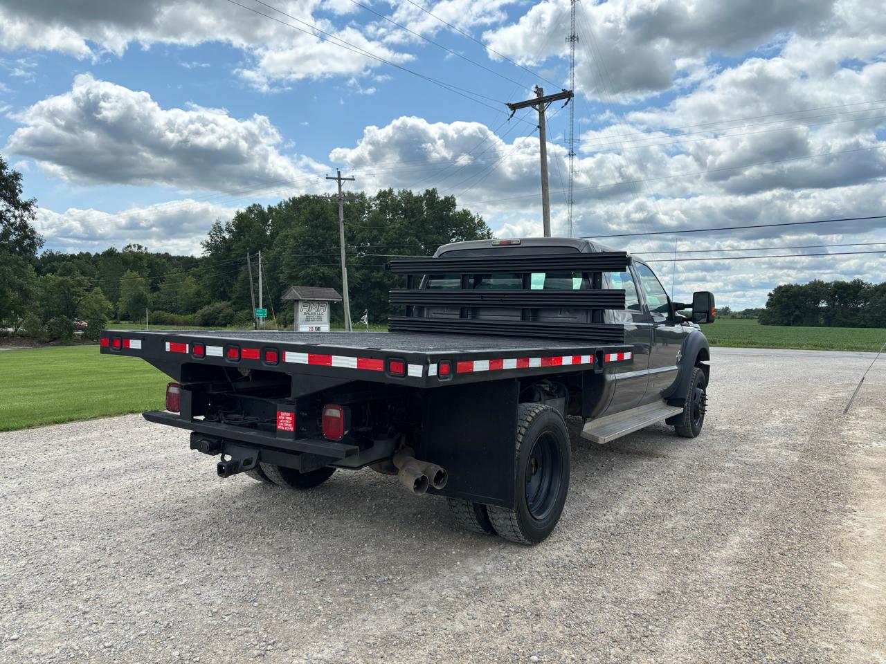 Ford Super Duty F-550 DRW 4WD Crew Cab 176" WB 60" CA XL 2014