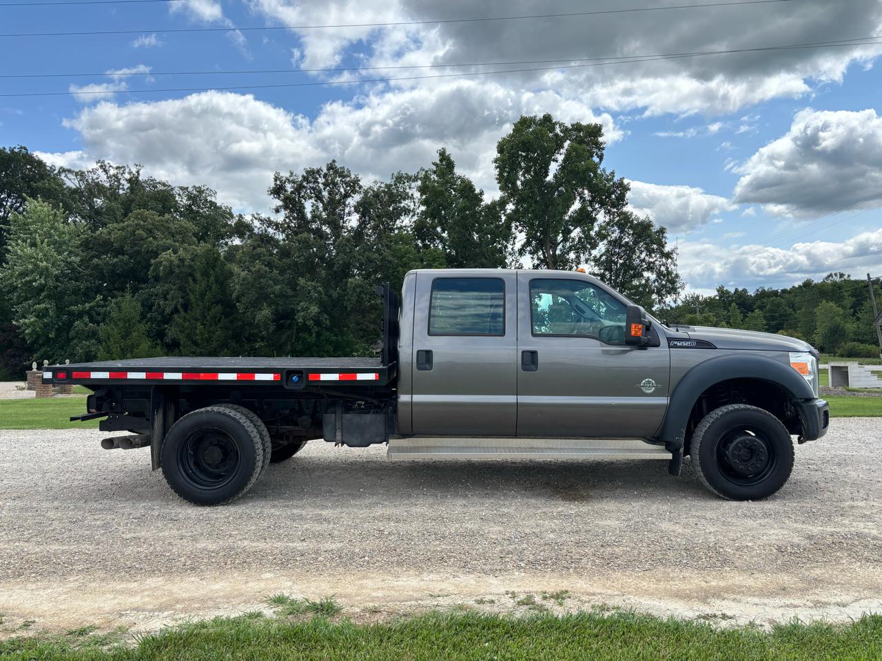 Ford Super Duty F-550 DRW 4WD Crew Cab 176" WB 60" CA XL 2014