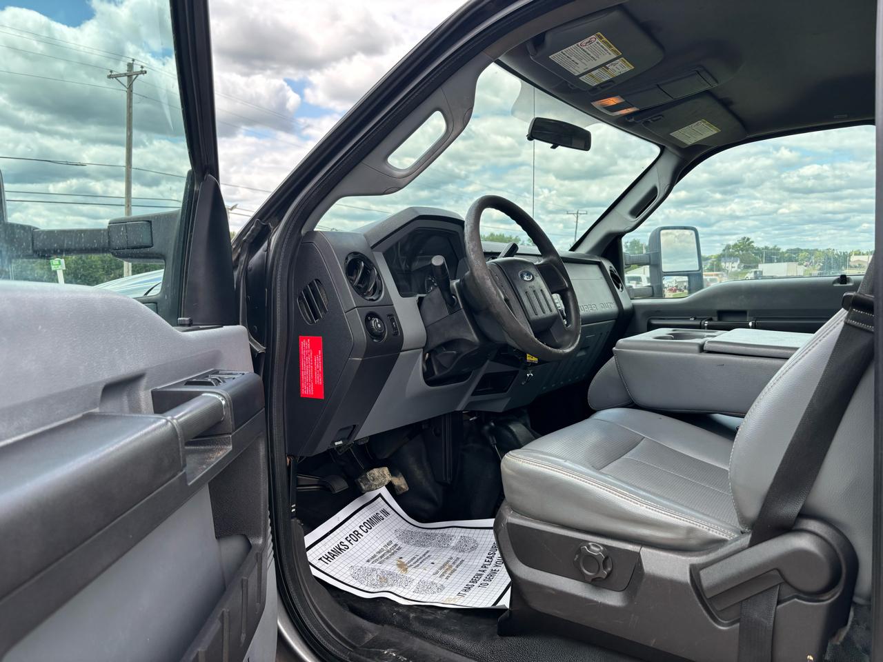 Ford Super Duty F-550 DRW 4WD Crew Cab 176" WB 60" CA XL 2014