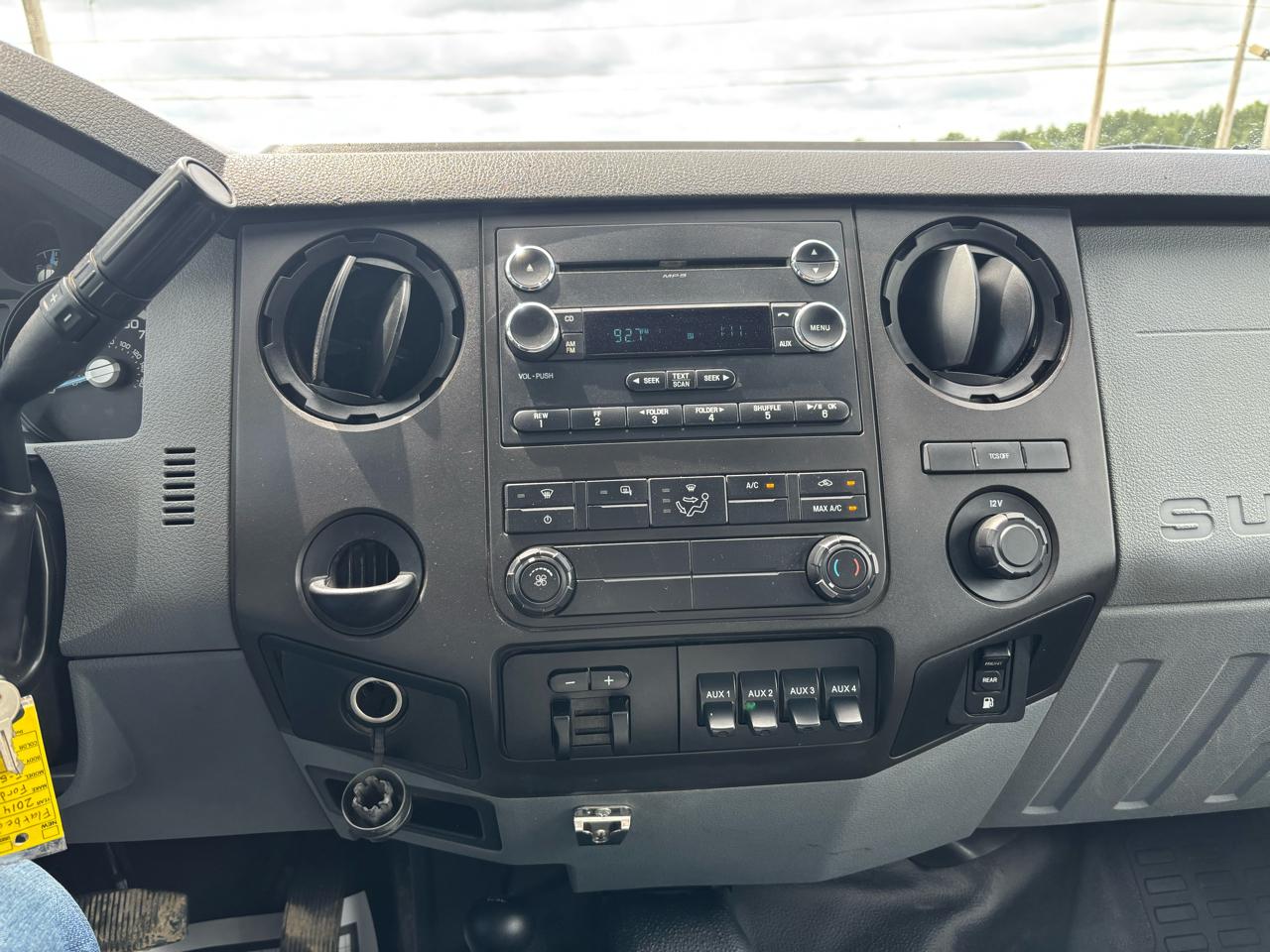 Ford Super Duty F-550 DRW 4WD Crew Cab 176" WB 60" CA XL 2014