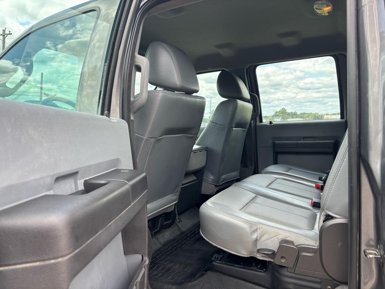 Ford Super Duty F-550 DRW 4WD Crew Cab 176" WB 60" CA XL 2014