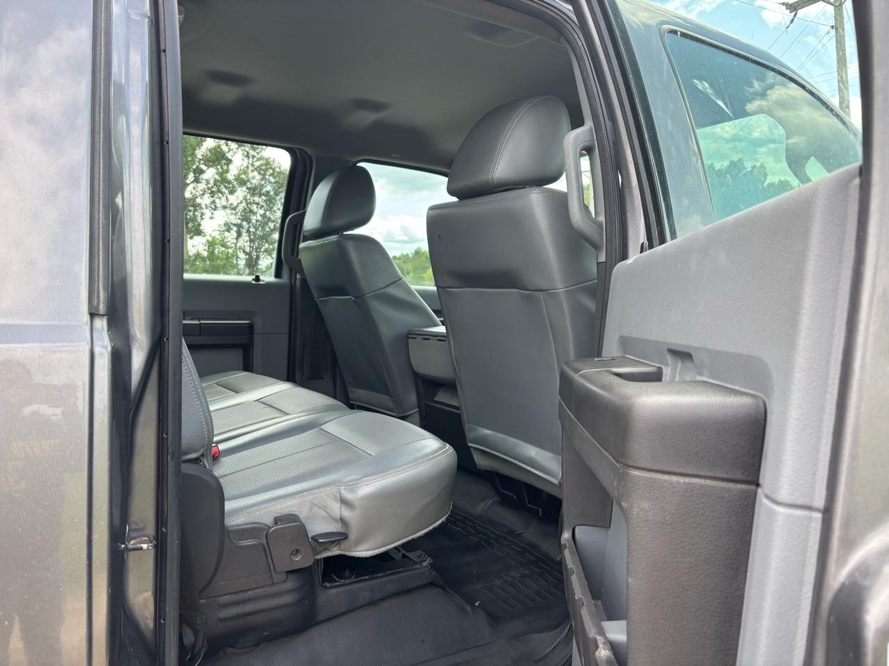 Ford Super Duty F-550 DRW 4WD Crew Cab 176" WB 60" CA XL 2014