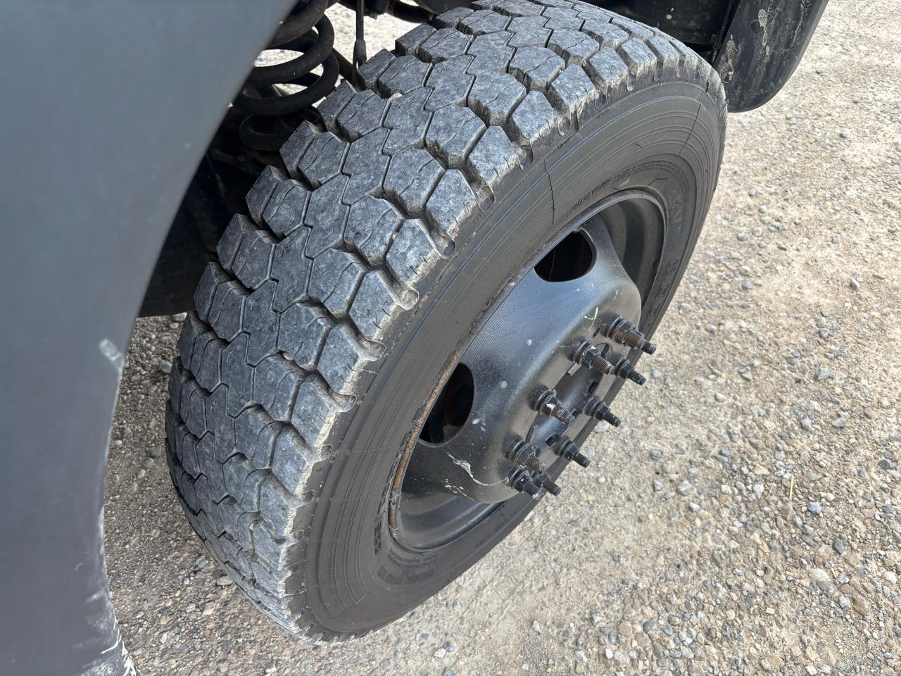Ford Super Duty F-550 DRW 4WD Crew Cab 176" WB 60" CA XL 2014