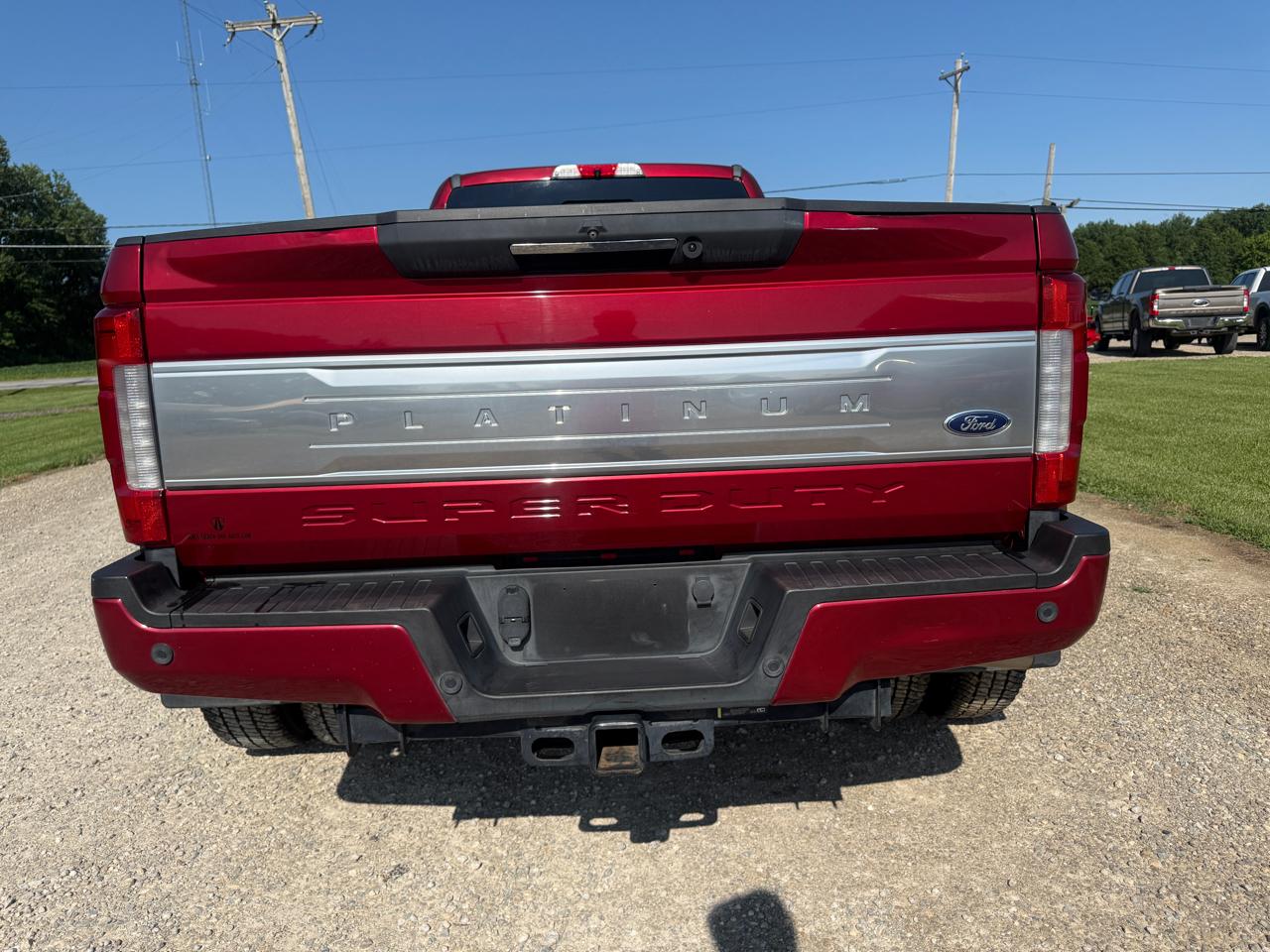 Ford Super Duty F-350 DRW Platinum 4WD Crew Cab 8' Box 2017