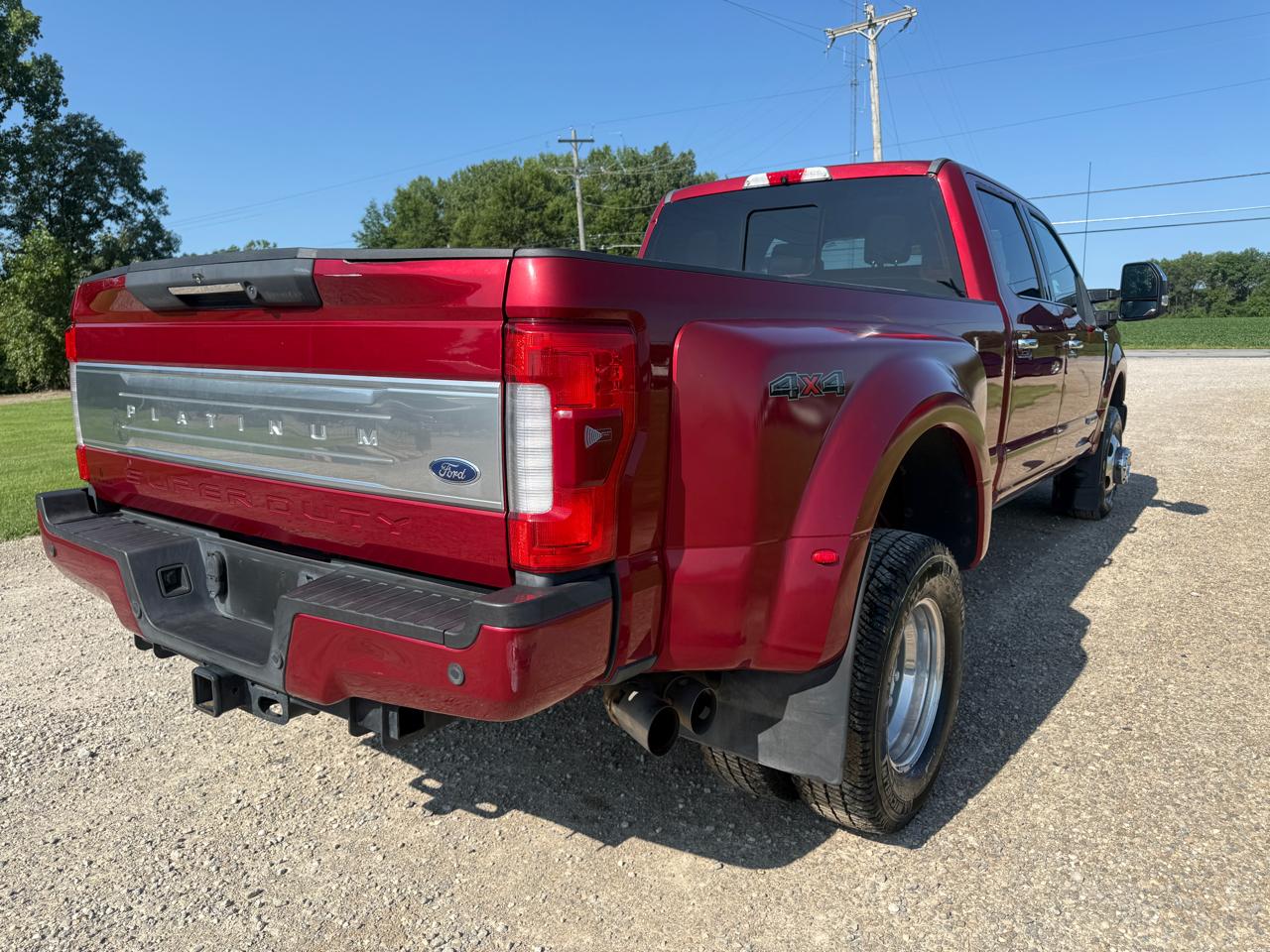 Ford Super Duty F-350 DRW Platinum 4WD Crew Cab 8' Box 2017