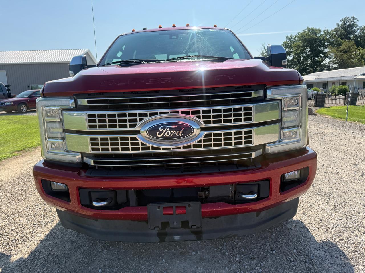Ford Super Duty F-350 DRW Platinum 4WD Crew Cab 8' Box 2017