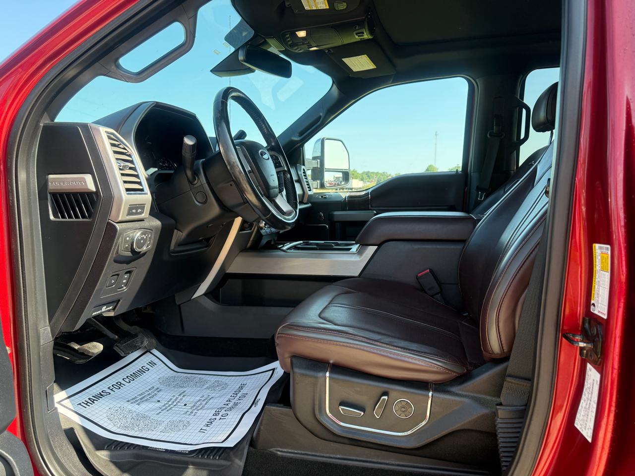 Ford Super Duty F-350 DRW Platinum 4WD Crew Cab 8' Box 2017