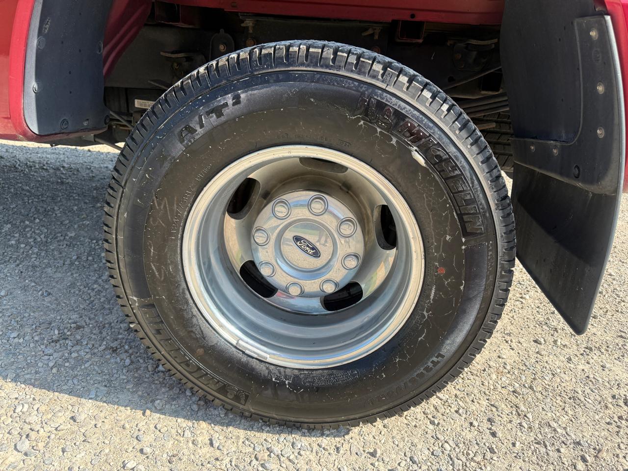 Ford Super Duty F-350 DRW Platinum 4WD Crew Cab 8' Box 2017