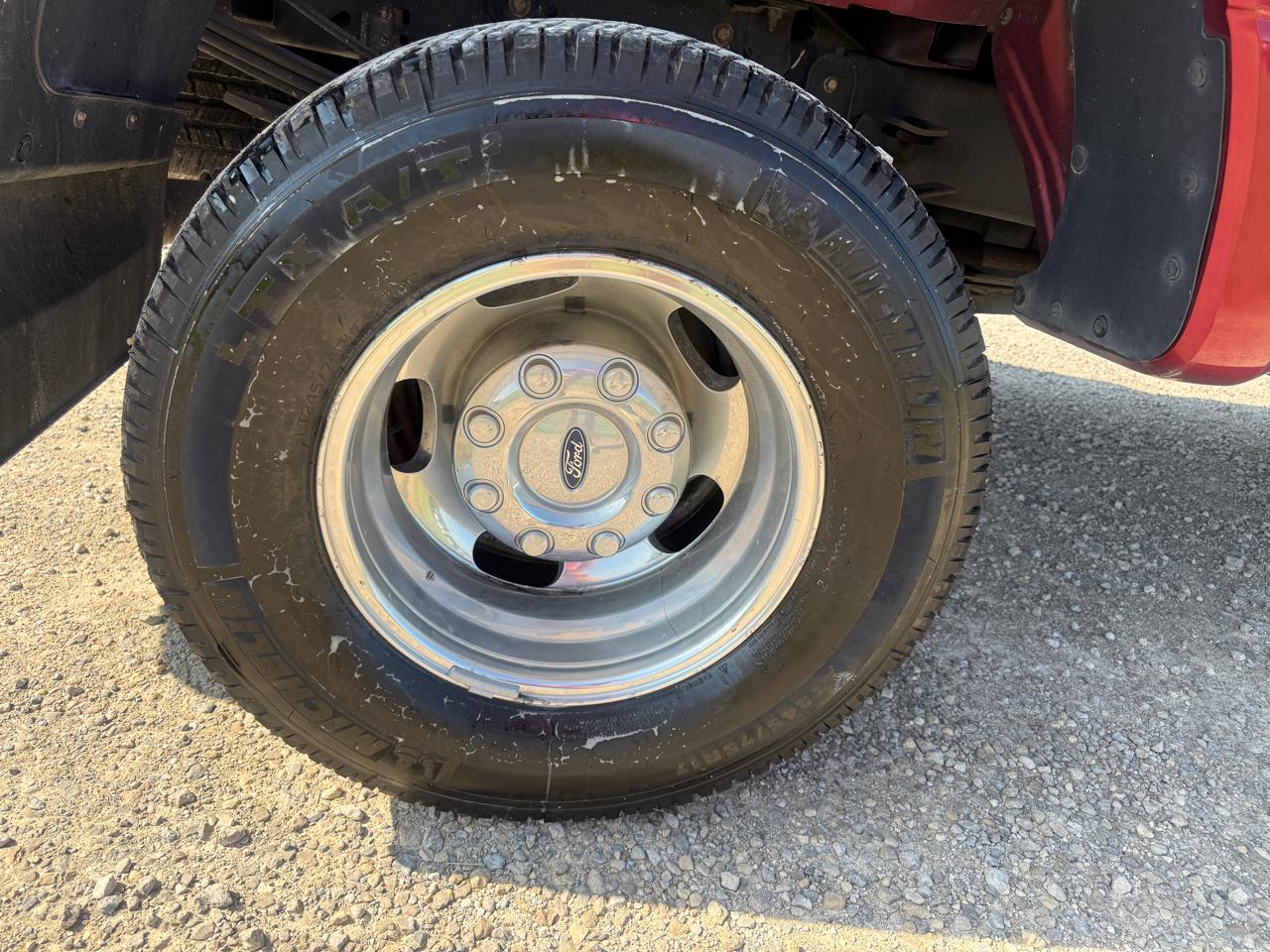 Ford Super Duty F-350 DRW Platinum 4WD Crew Cab 8' Box 2017