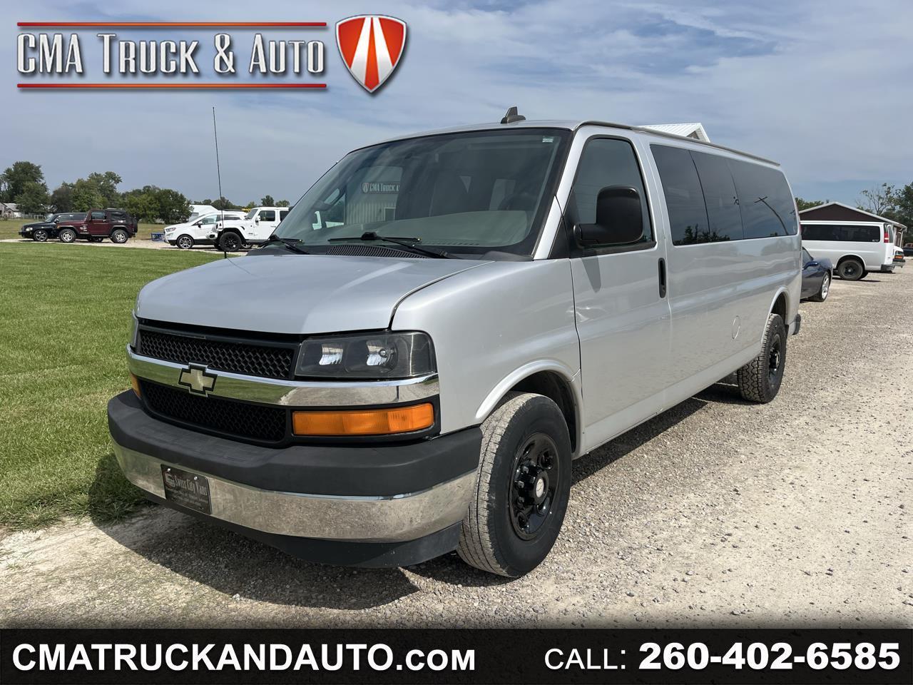 Chevrolet Express Passenger RWD 3500 155" LT w/1LT 2017