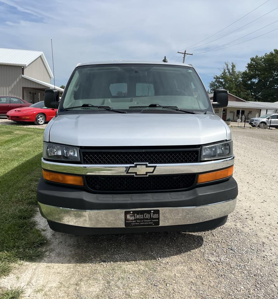 Chevrolet Express Passenger RWD 3500 155" LT w/1LT 2017