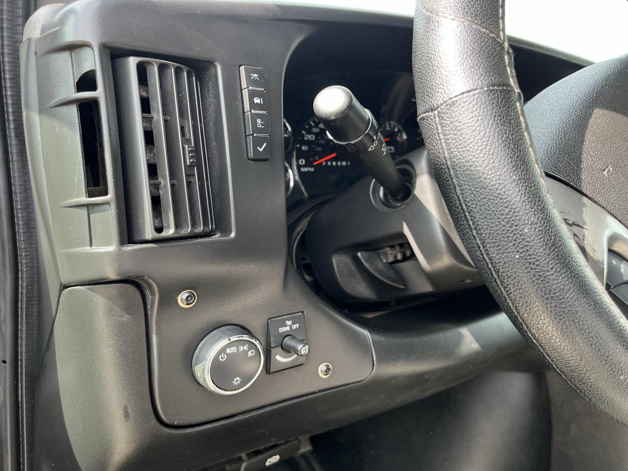Chevrolet Express Passenger RWD 3500 155" LT w/1LT 2017