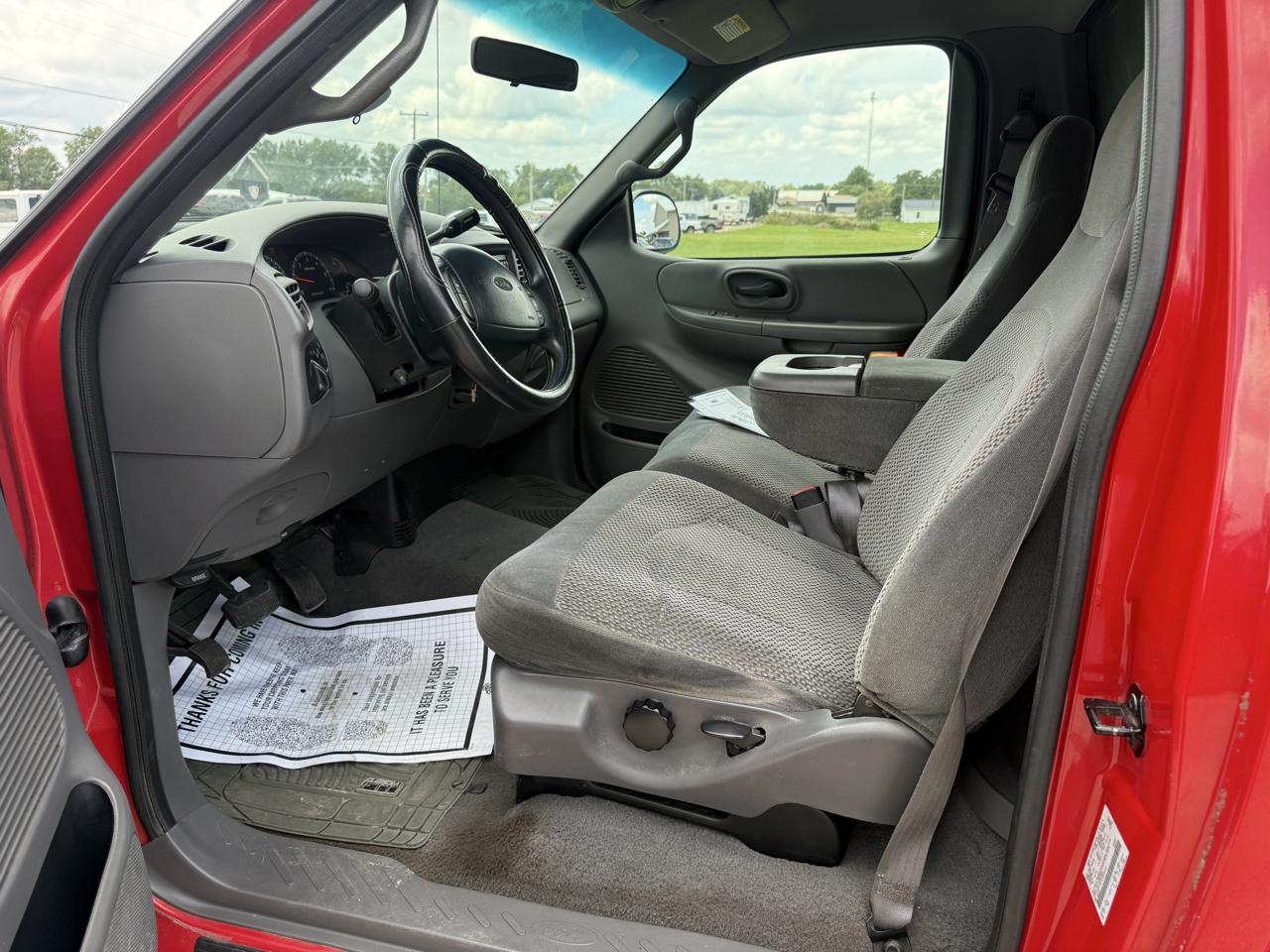 Ford F-150 Reg Cab 120" 4WD XL 2000