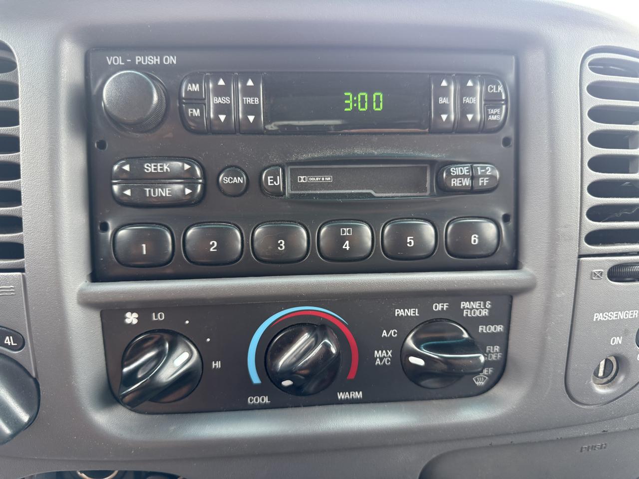 Ford F-150 Reg Cab 120" 4WD XL 2000