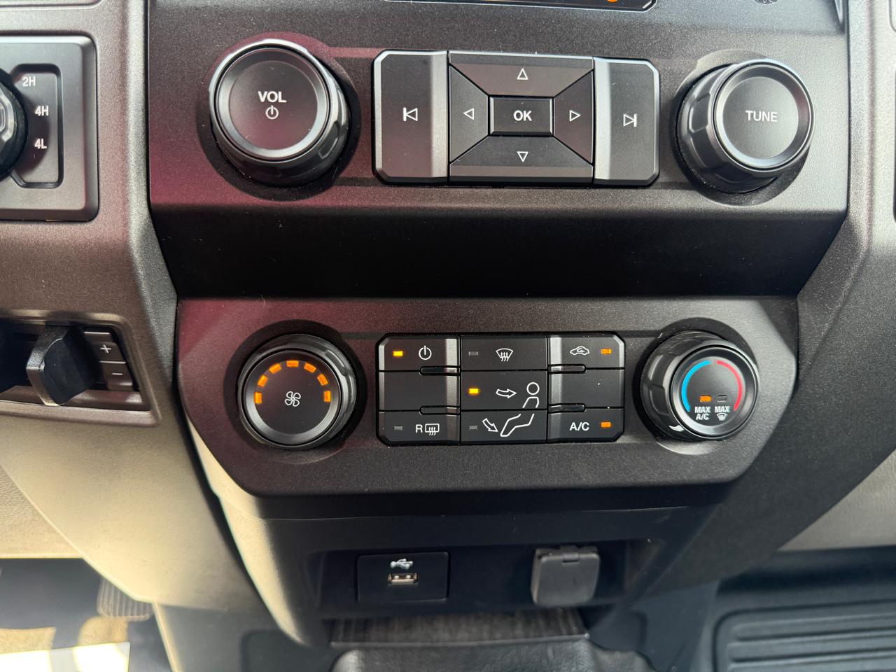 Ford Super Duty F-350 SRW Crew Cab 156" XL 2022