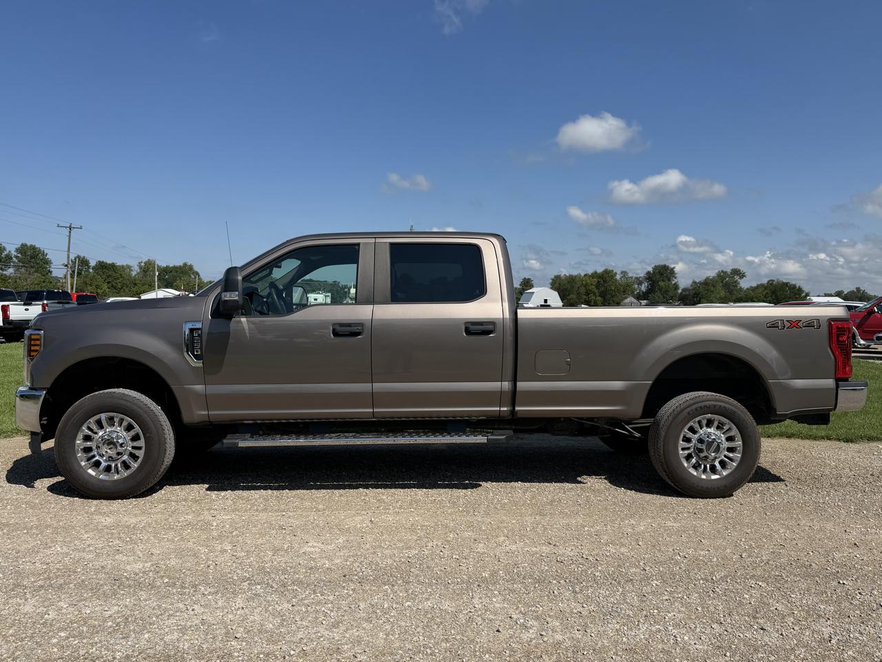 Ford Super Duty F-250 SRW XL 4WD Crew Cab 8' Box 2019