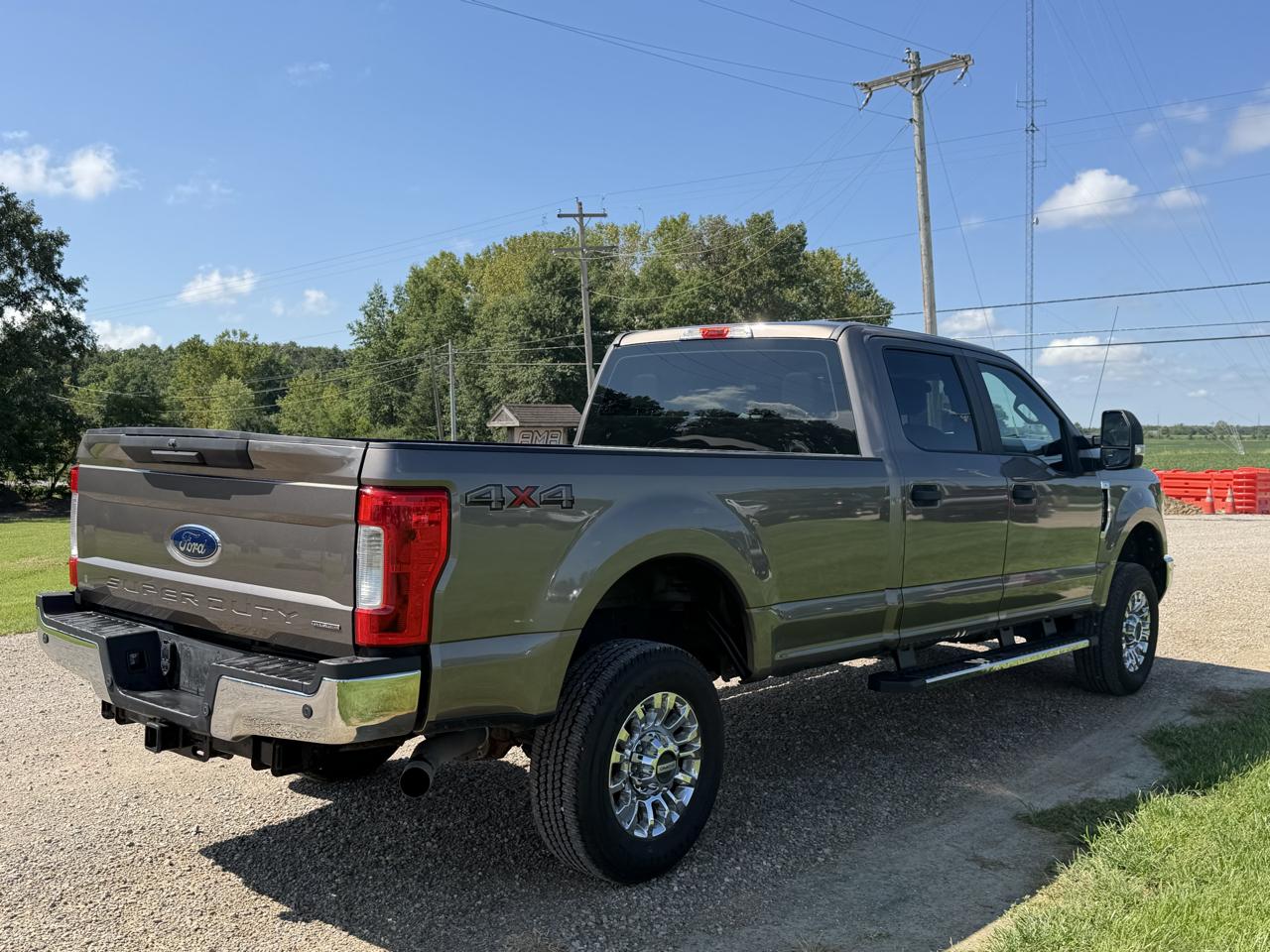 Ford Super Duty F-250 SRW XL 4WD Crew Cab 8' Box 2019