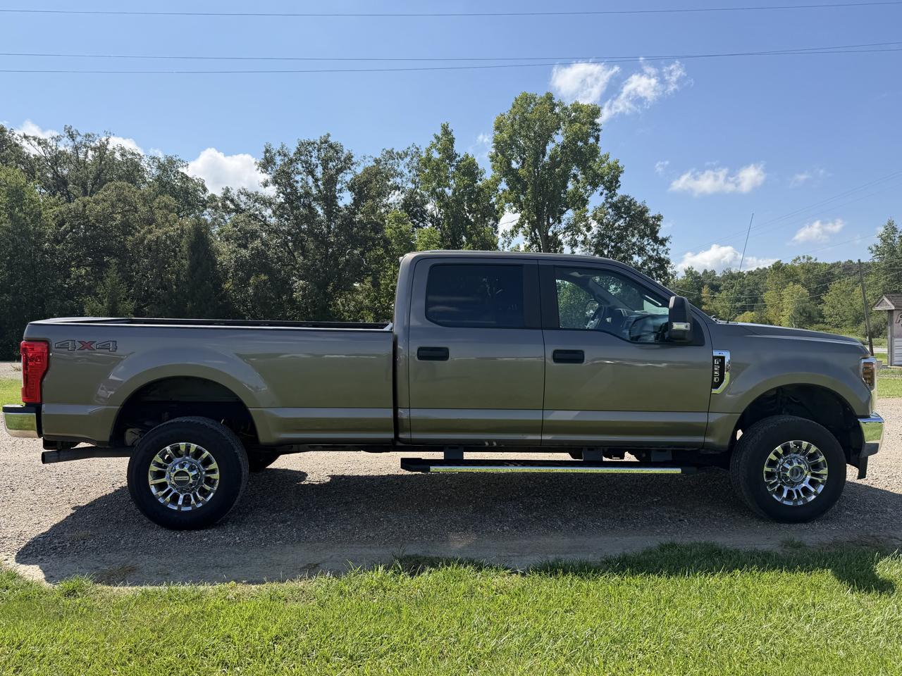 Ford Super Duty F-250 SRW XL 4WD Crew Cab 8' Box 2019