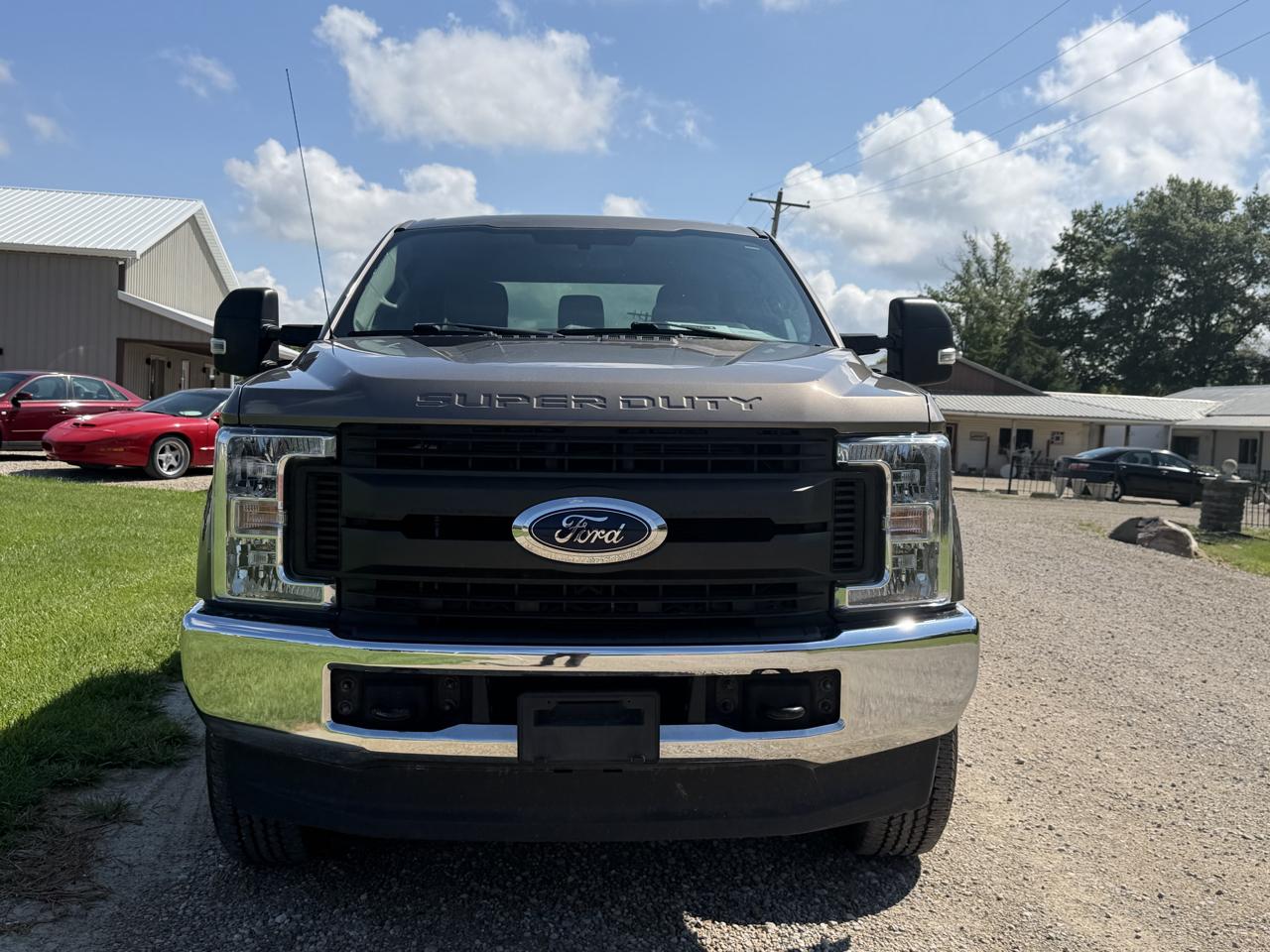 Ford Super Duty F-250 SRW XL 4WD Crew Cab 8' Box 2019
