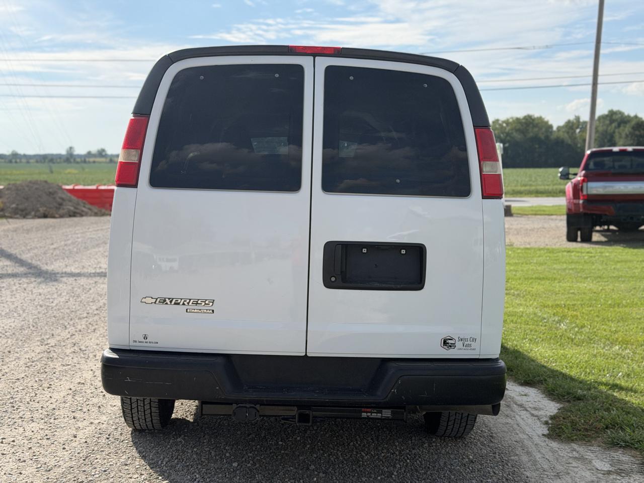 Chevrolet Express Passenger RWD 3500 135" 2LS 2012