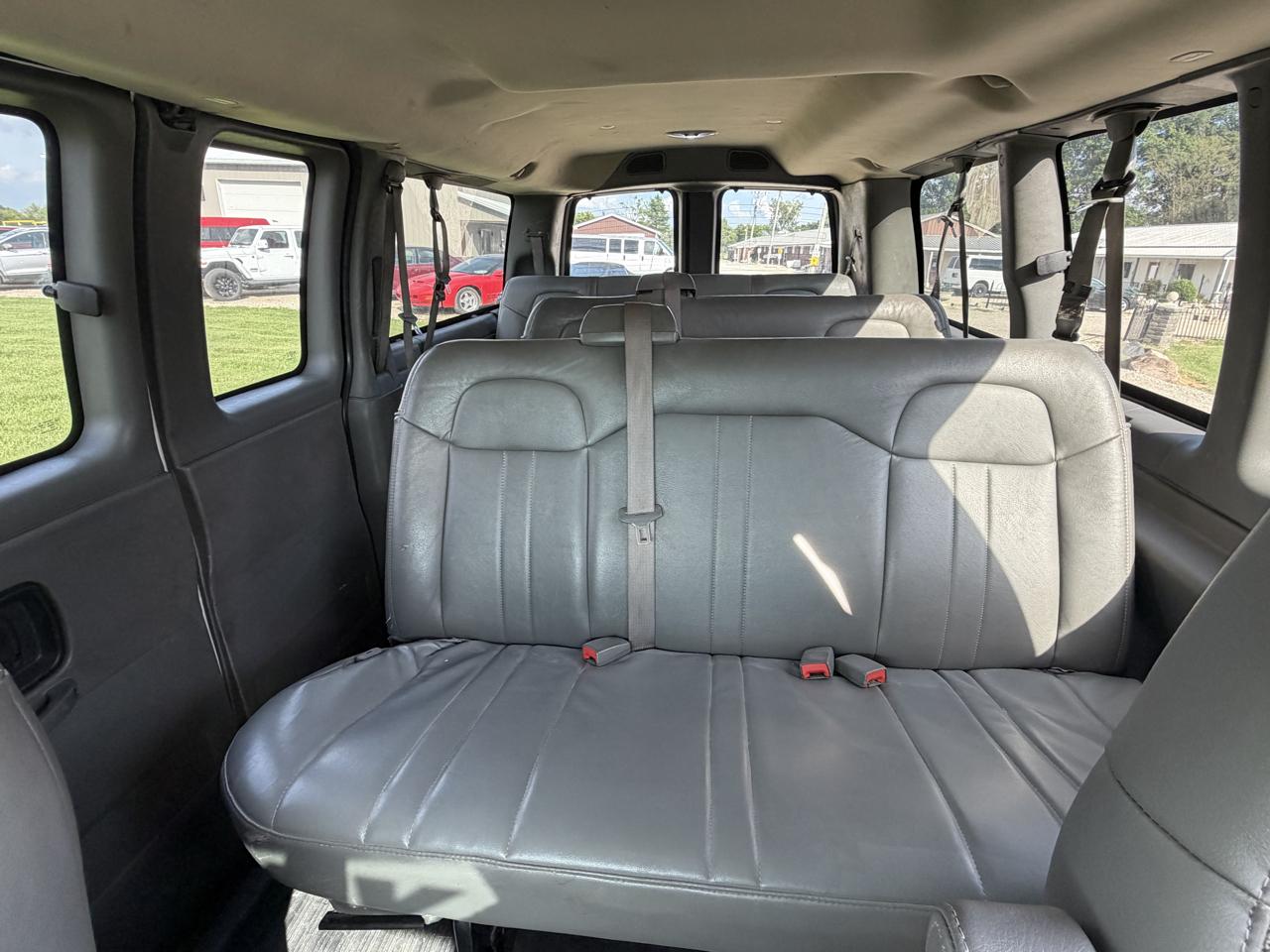 Chevrolet Express Passenger RWD 3500 135" 2LS 2012