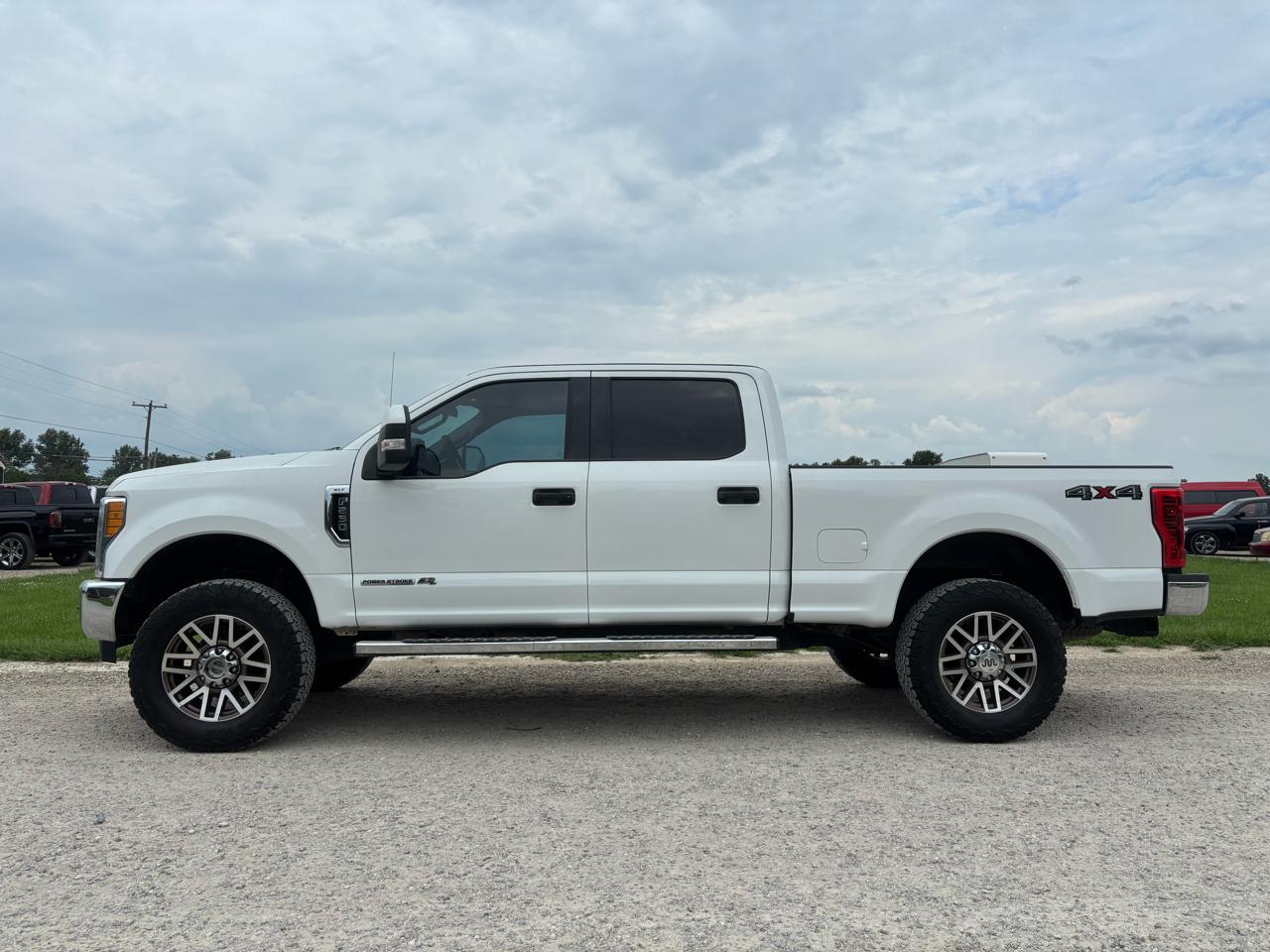 Ford Super Duty F-250 SRW 4WD Crew Cab 156" XLT 2017