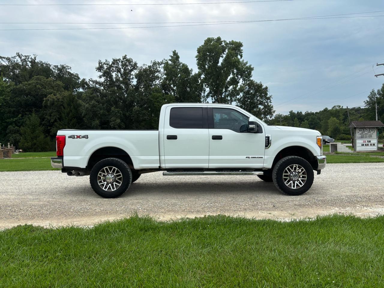 Ford Super Duty F-250 SRW 4WD Crew Cab 156" XLT 2017