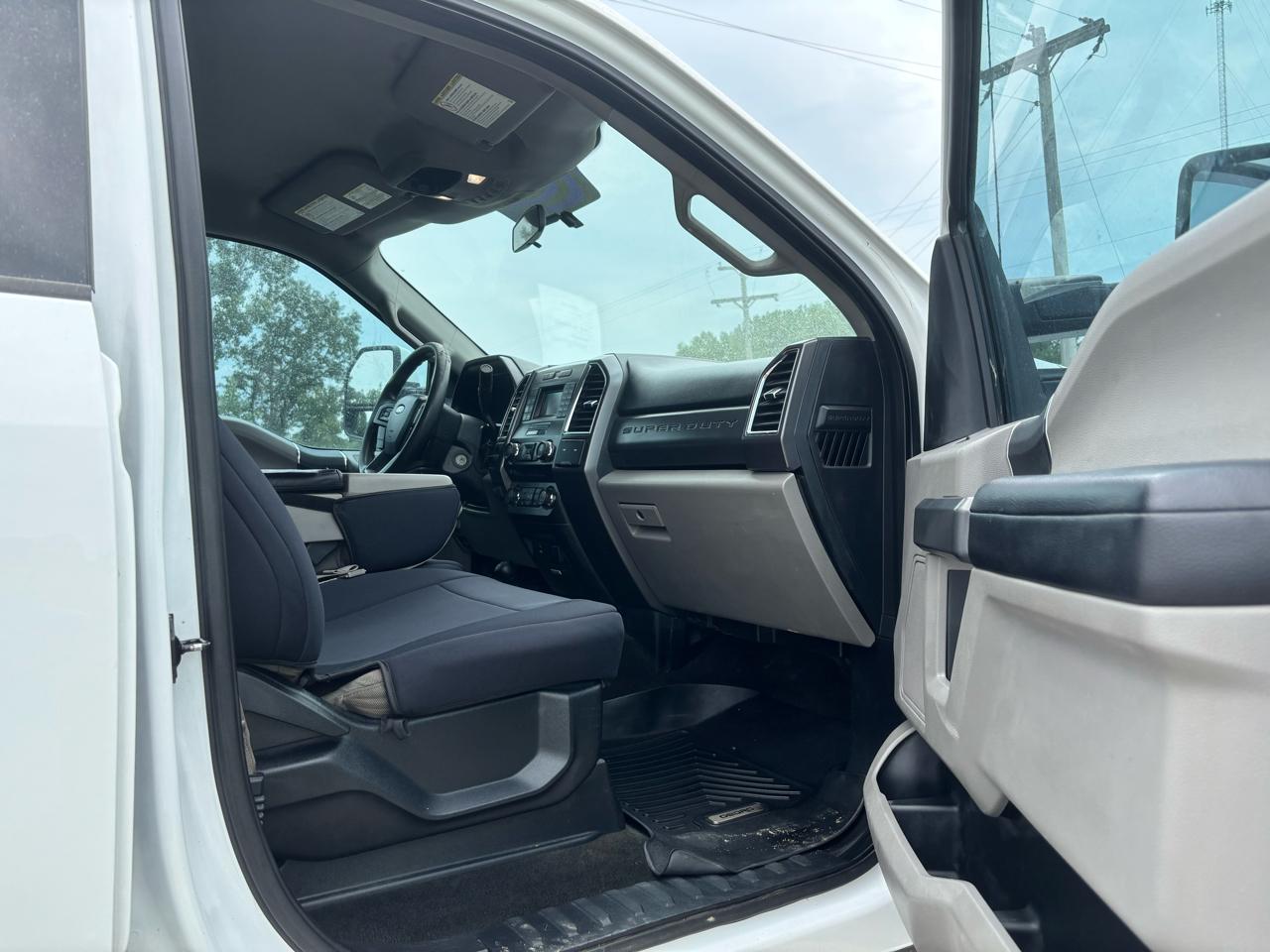 Ford Super Duty F-250 SRW 4WD Crew Cab 156" XLT 2017