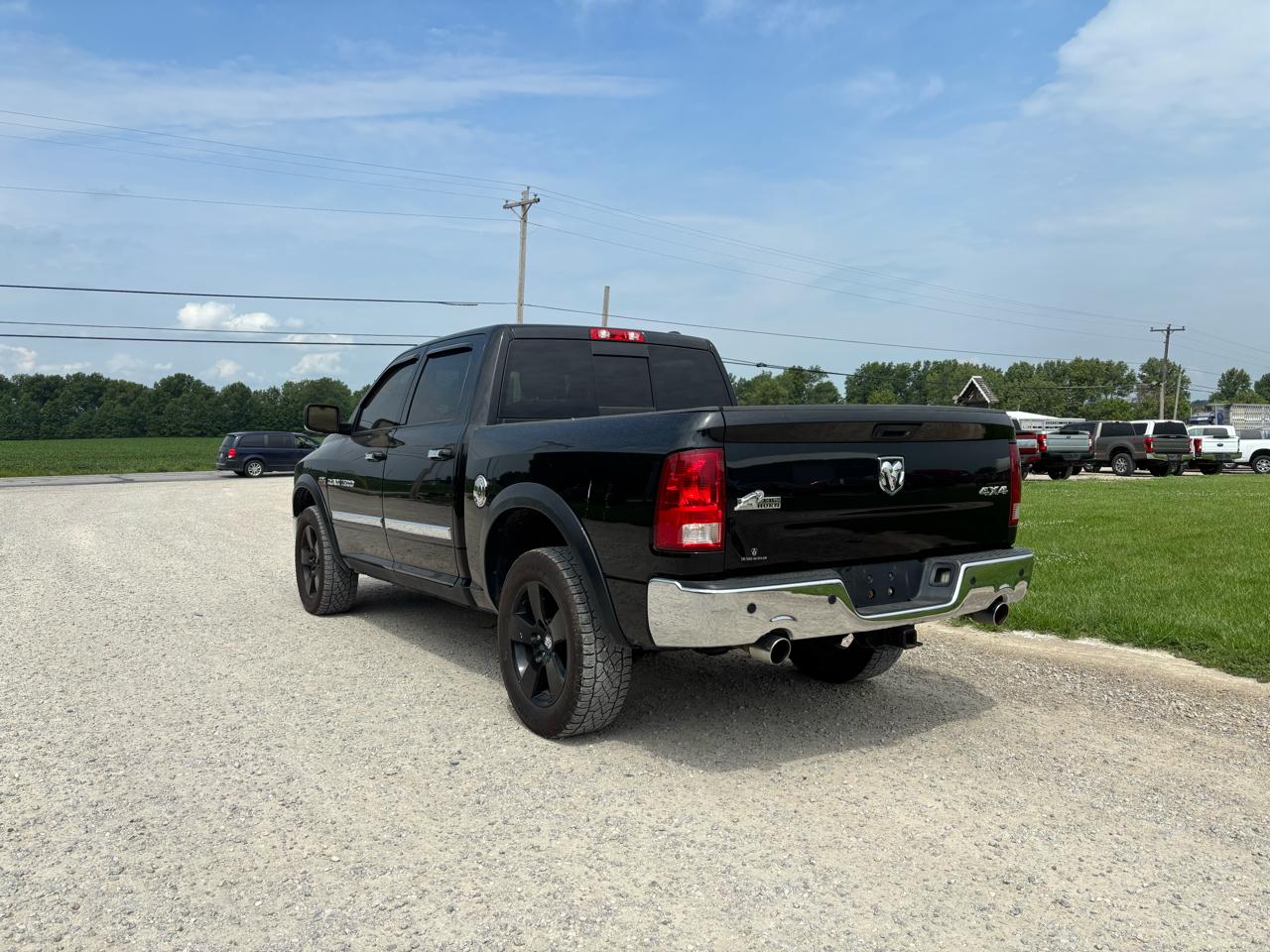 RAM 1500 4WD Crew Cab 140.5" Big Horn 2011