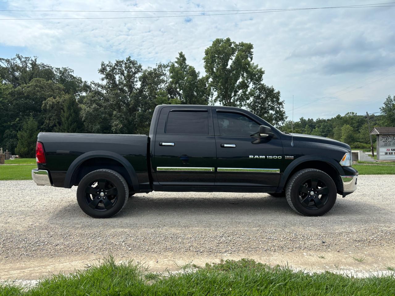 RAM 1500 4WD Crew Cab 140.5" Big Horn 2011
