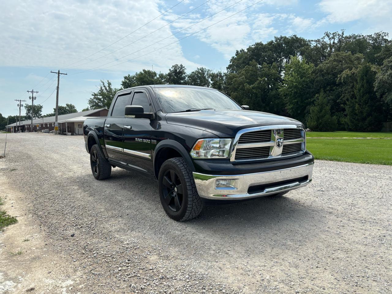 RAM 1500 4WD Crew Cab 140.5" Big Horn 2011