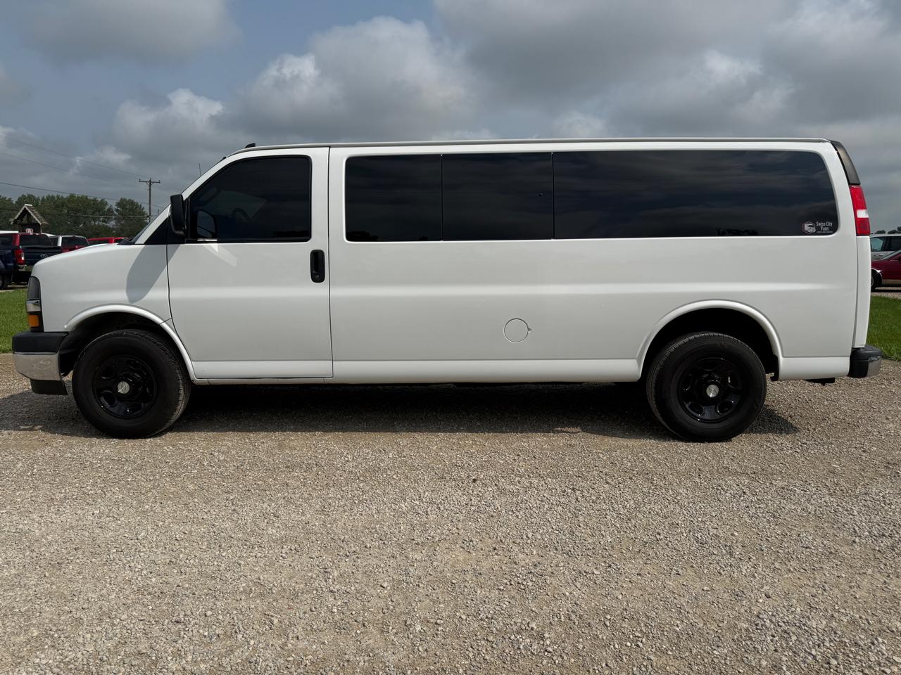 Chevrolet Express Passenger RWD 3500 155" LT 2021