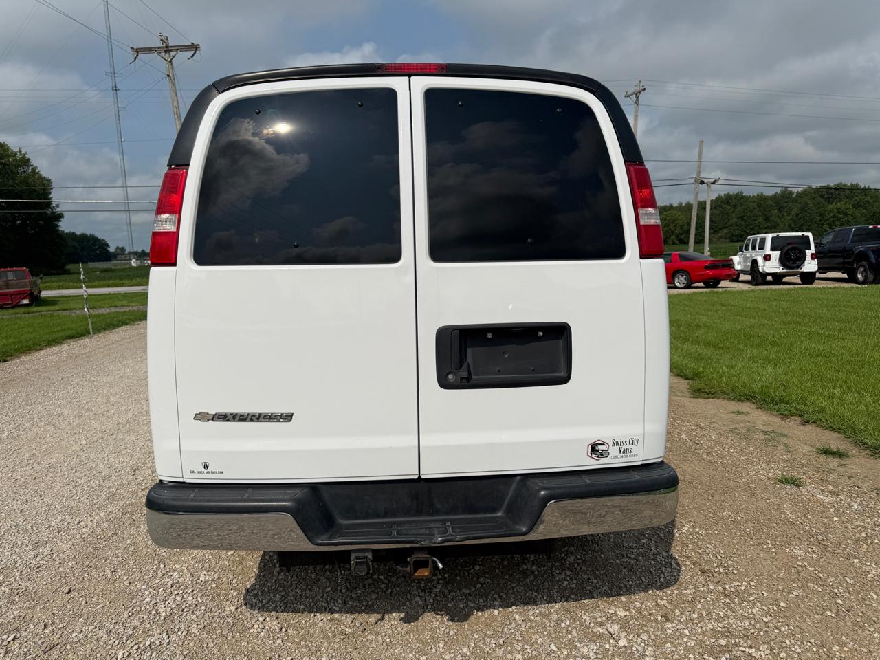 Chevrolet Express Passenger RWD 3500 155" LT 2021