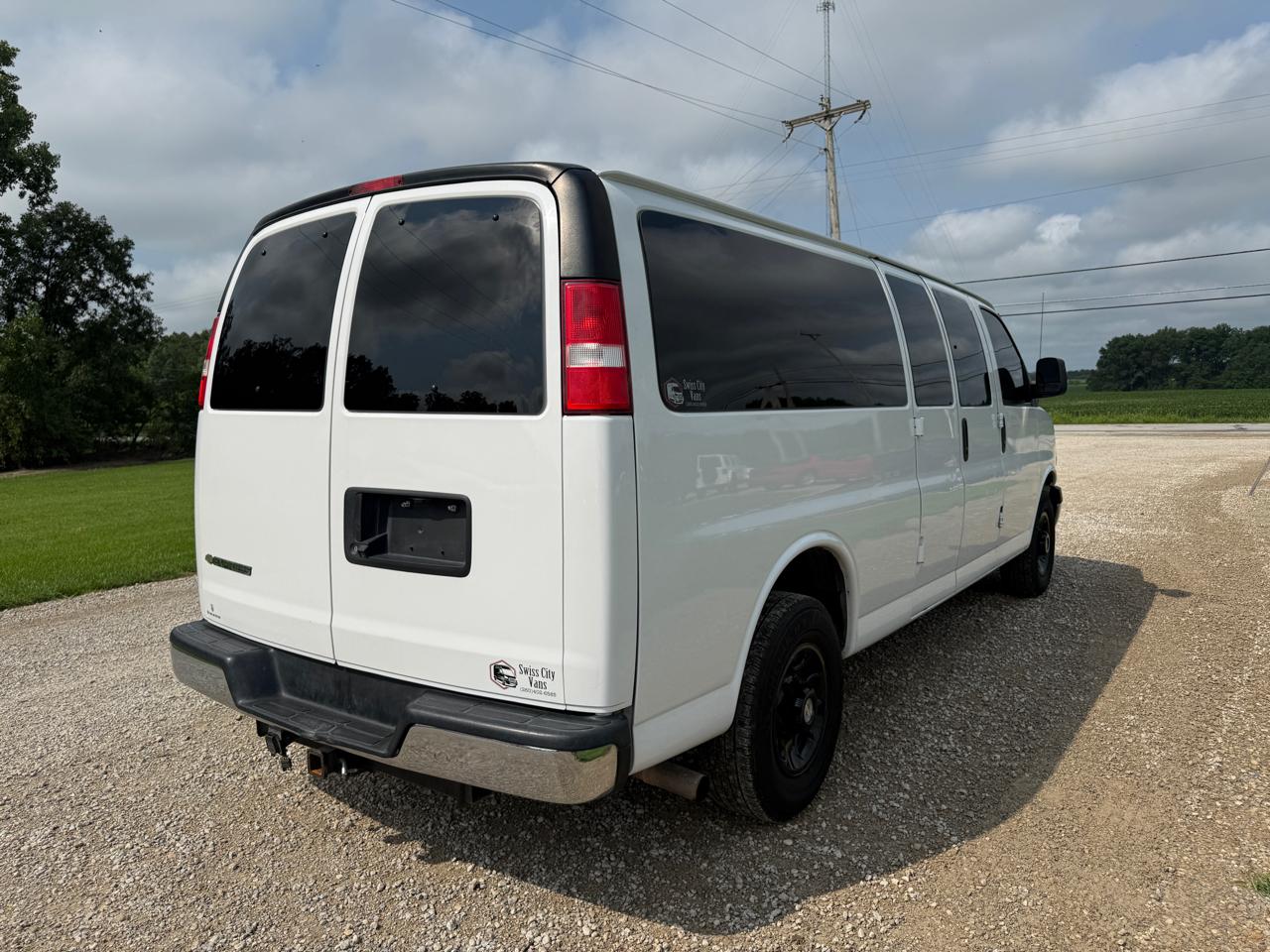 Chevrolet Express Passenger RWD 3500 155" LT 2021