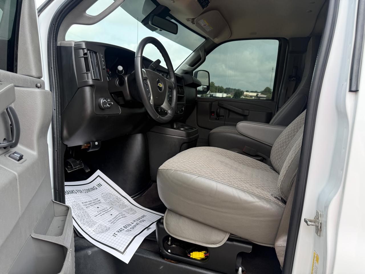 Chevrolet Express Passenger RWD 3500 155" LT 2021