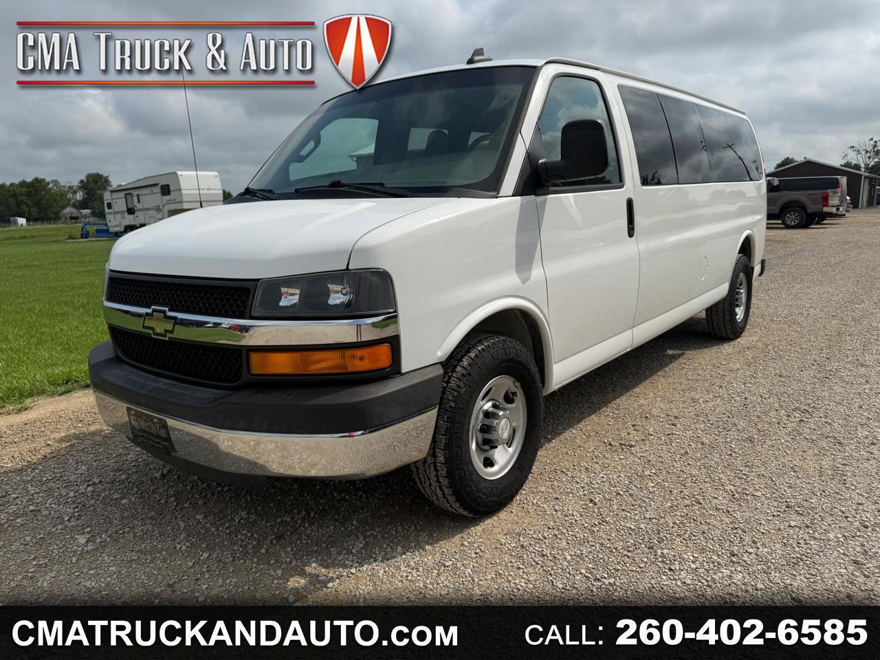 2016 Chevrolet Express Passenger RWD 3500 155" LT w/1LT